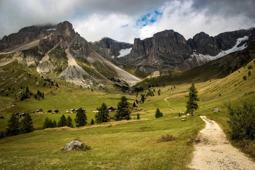 From the San Pellegrino Pass to Fuciade – Moena