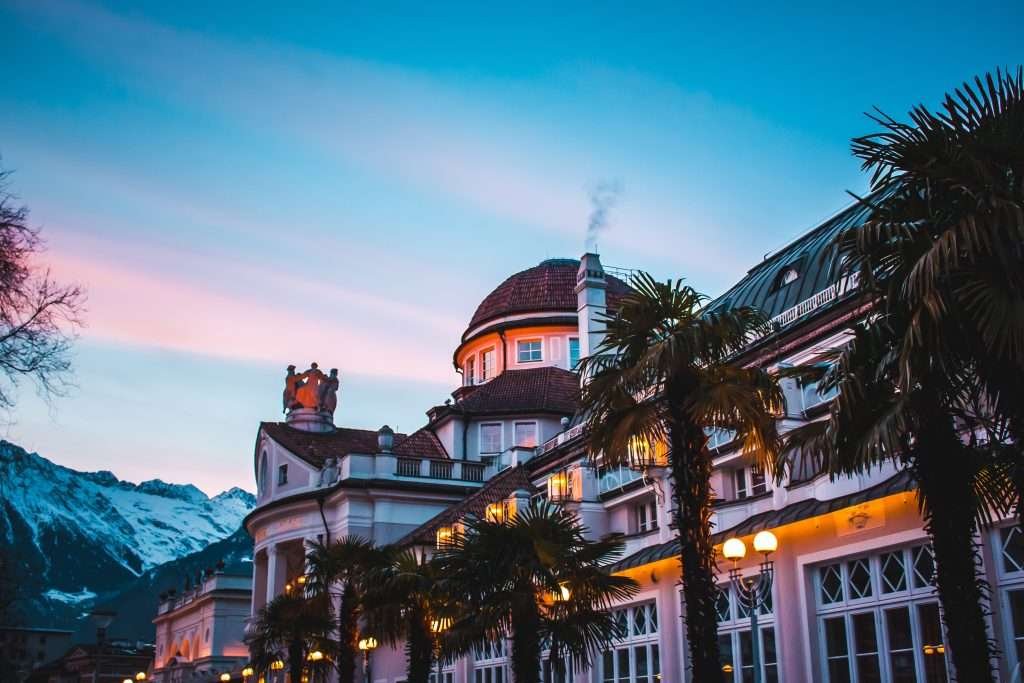 Kurhaus e Passeggiata Lungo Passirio – Merano