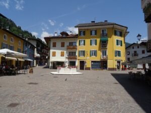 Una piazza di Fiera di Primiero
