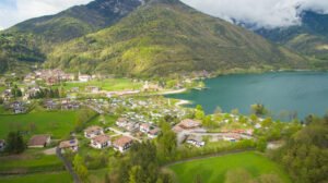 Pieve di Ledro e il lago