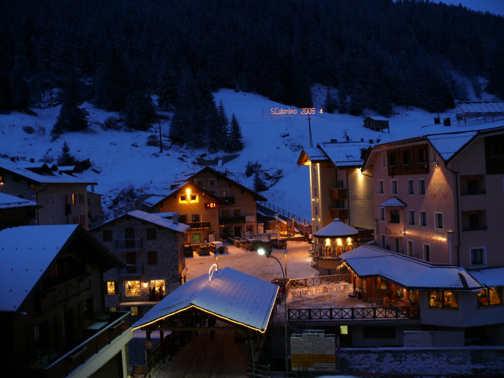 Santa Caterina Valfurva di sera, d'inverno