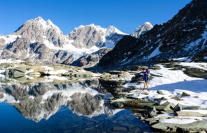 Lago alpino e cime della Valmalenco